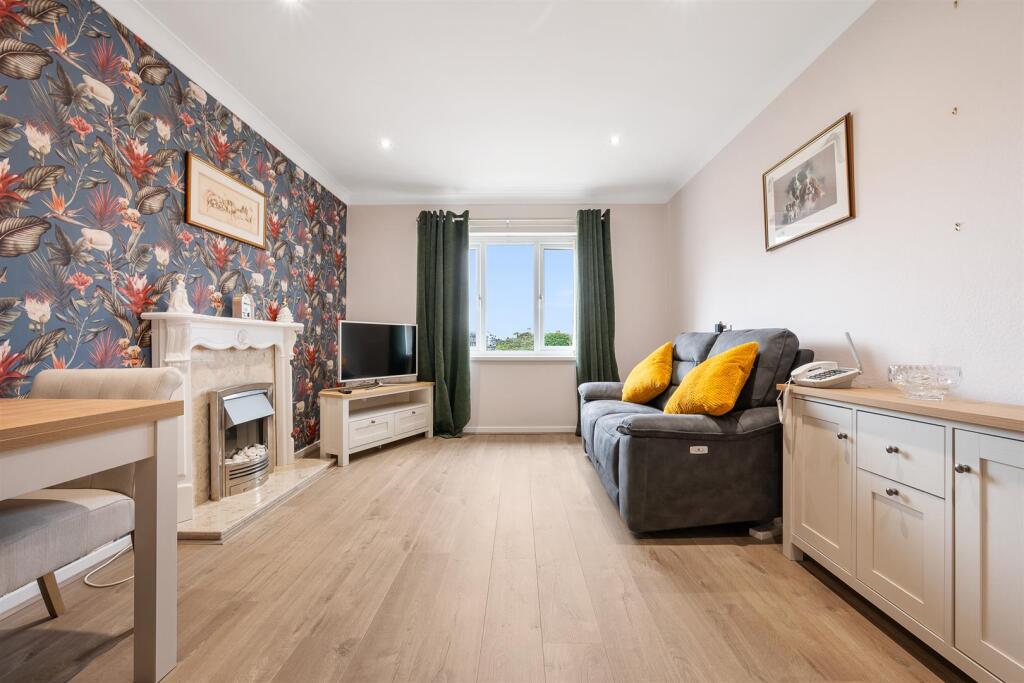 26 Oulton Court HDR-4.jpg