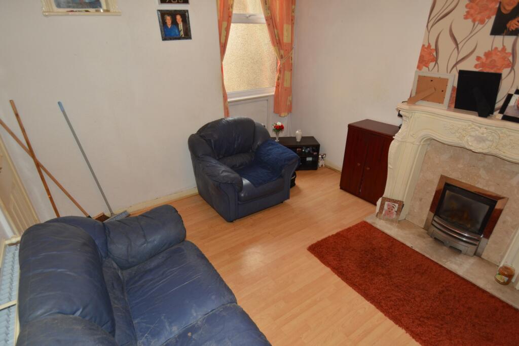 LOUNGE 2