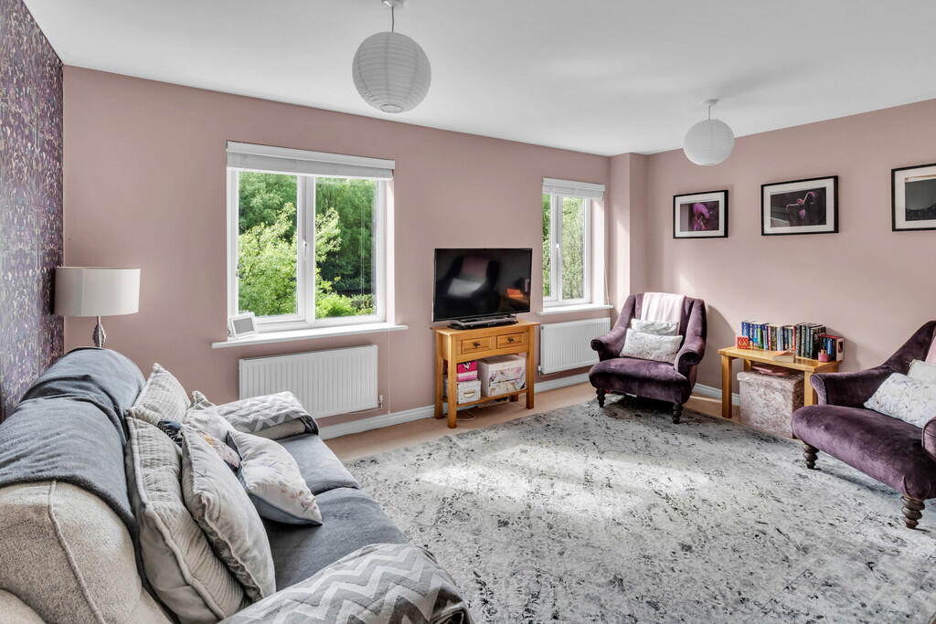 Bedroom 1/Living ...