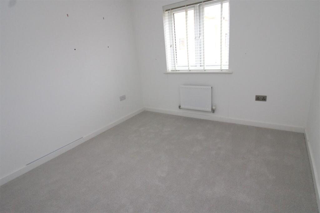 Bedroom 2.JPG
