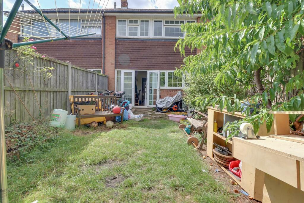 54 ALICIA AVENUE-11.jpg