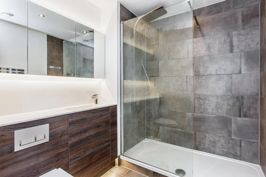 En-Suite - Bed 1