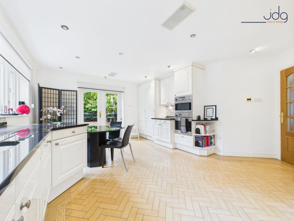 Style and Practical Kitchen with room for dining