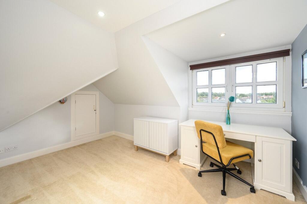 Bedroom 5/Study