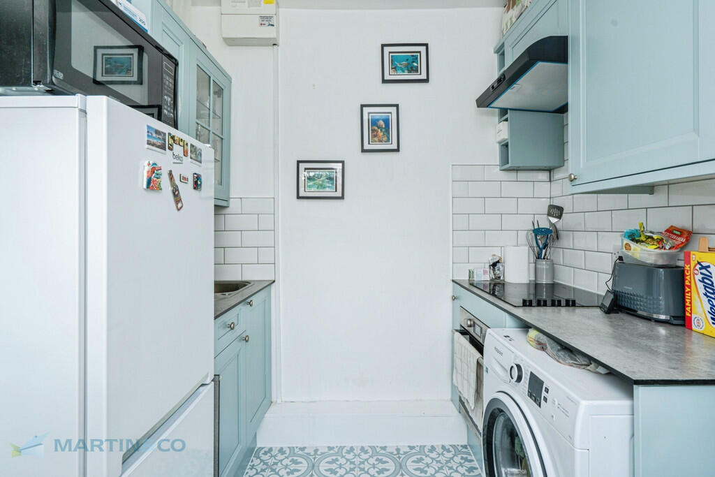 gu227ef-fa-dsc012...