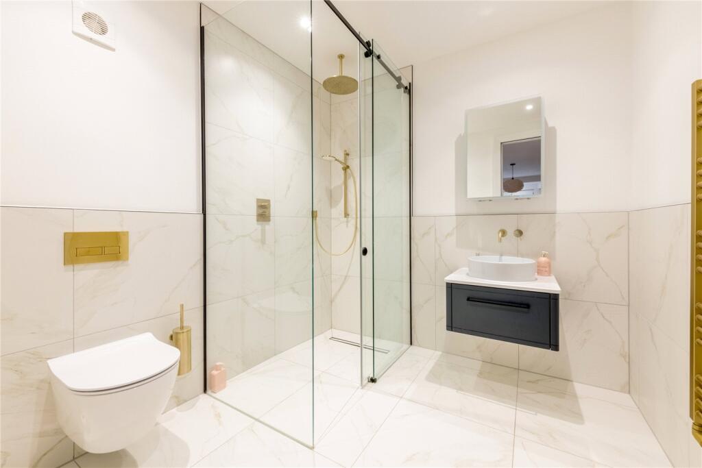 En Suite Shower Room