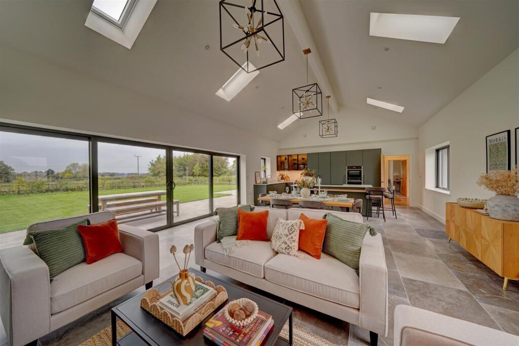 Arrow House (23).jpg