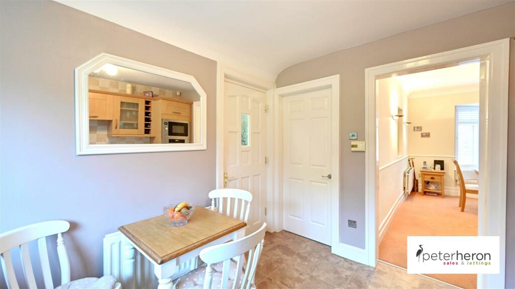 Breakfasting Kitchen