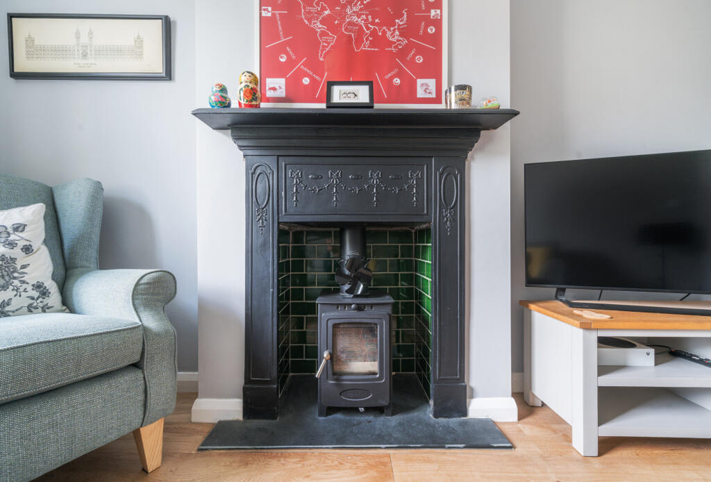 1296561-19-683843...