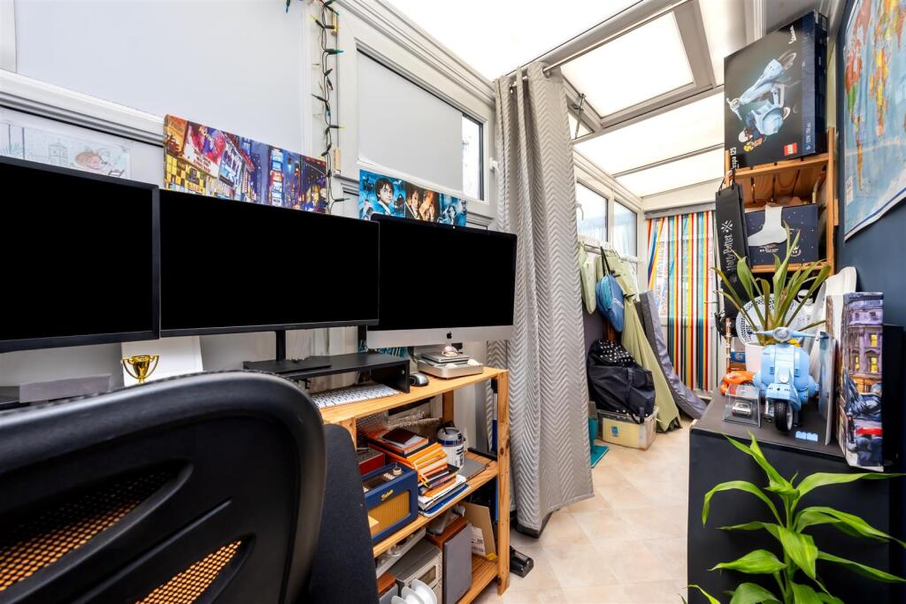 Conservatory/Storage/Office Room