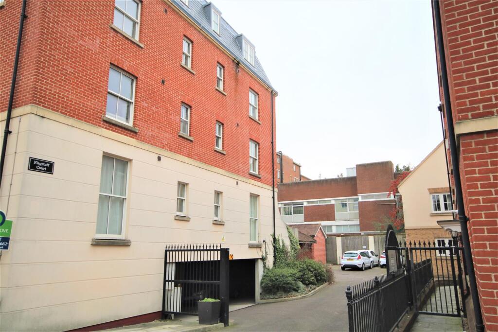 P1510 Entrance to Rear.JPG