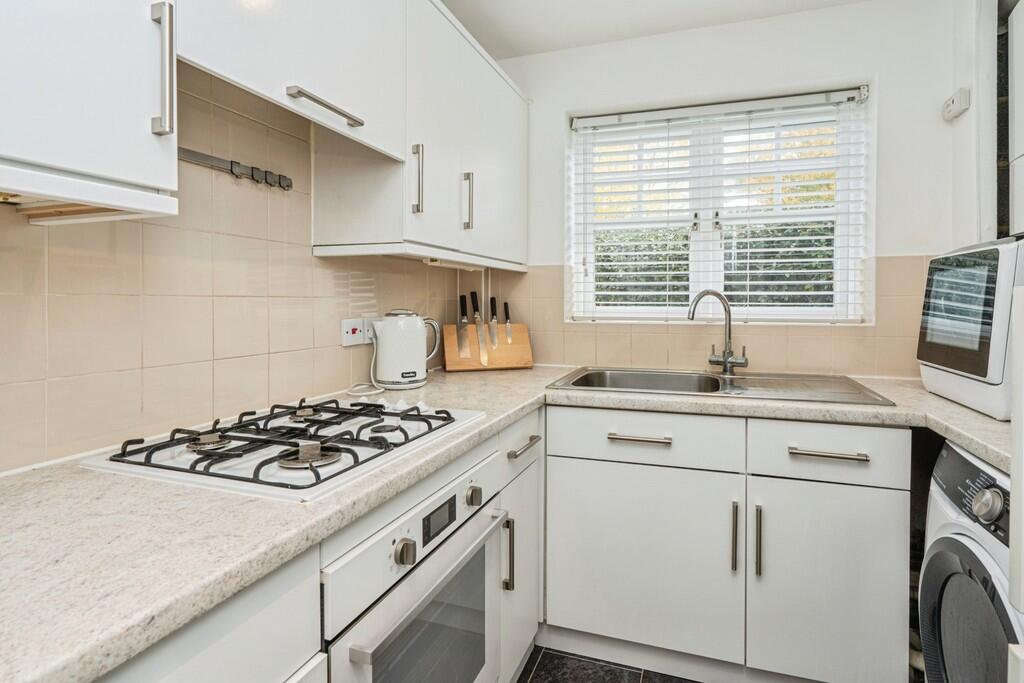 gu216je-fa-dsc036...