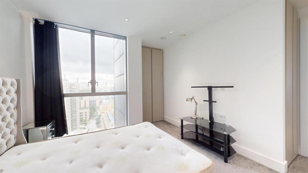 Two Bedroom apartment to rent by Barrain London