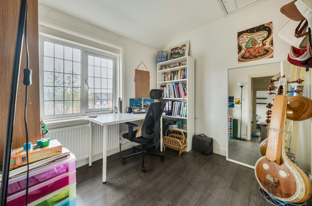 1372340-9-690cd63...