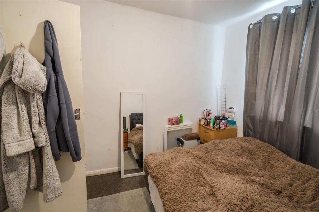 Bedroom (2)