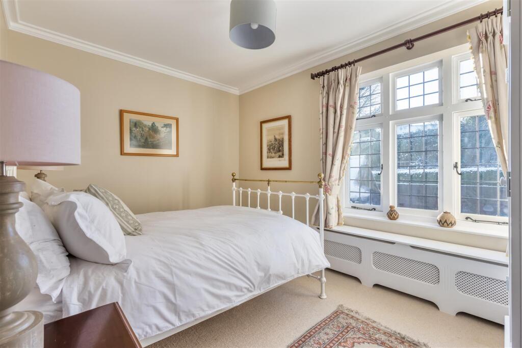 bed 4.jpg