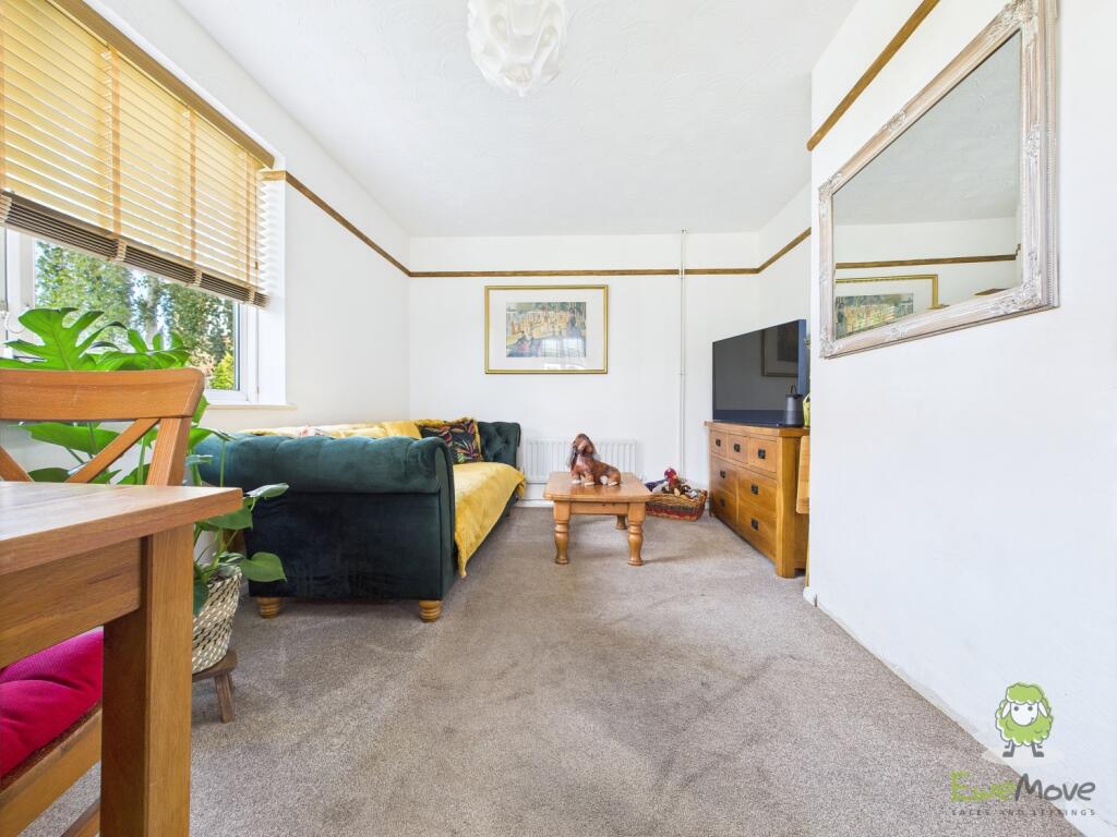 CAM01543G0-PR0135-STILL029