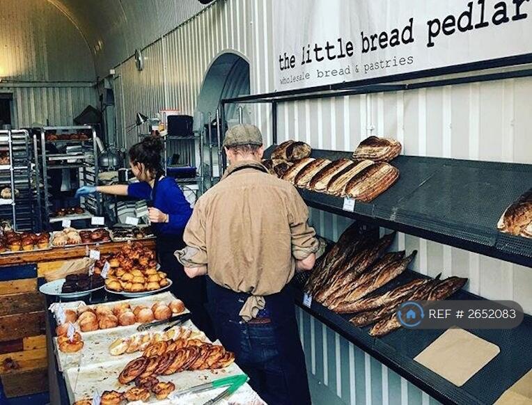 Local Bakery 1mins Walk