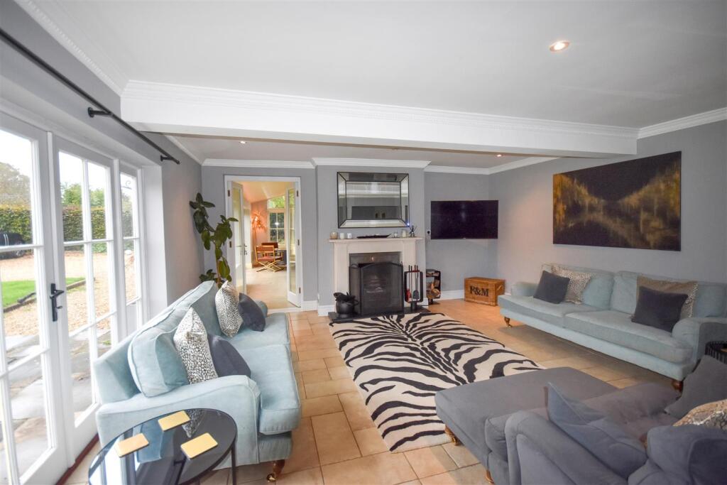 SITTING ROOM