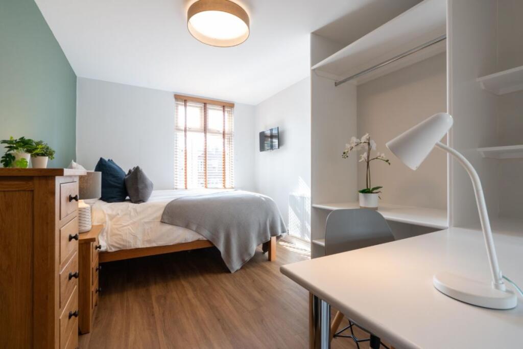 35KR - Bedroom 2