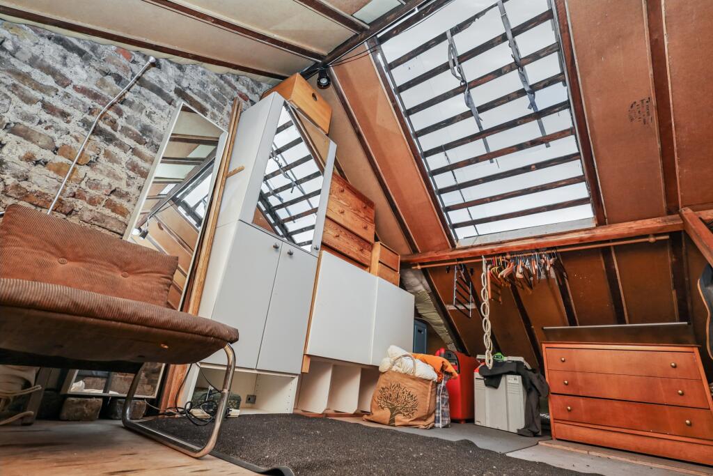 27 Colne Road, Clapton, London, E5 0HR