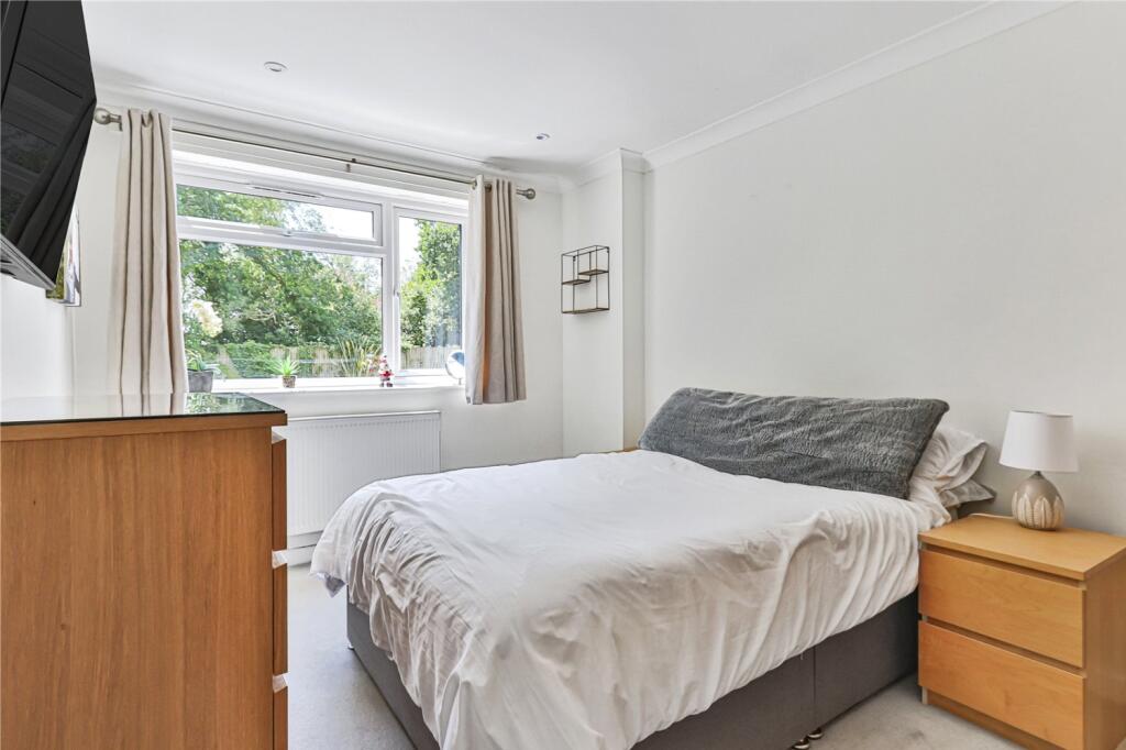 Bedroom 2 (2)