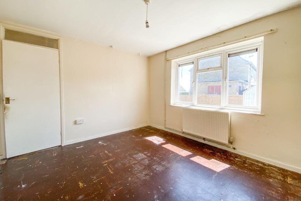 54 High Street, Purton, Swindon, Wiltshire, SN5 4BB