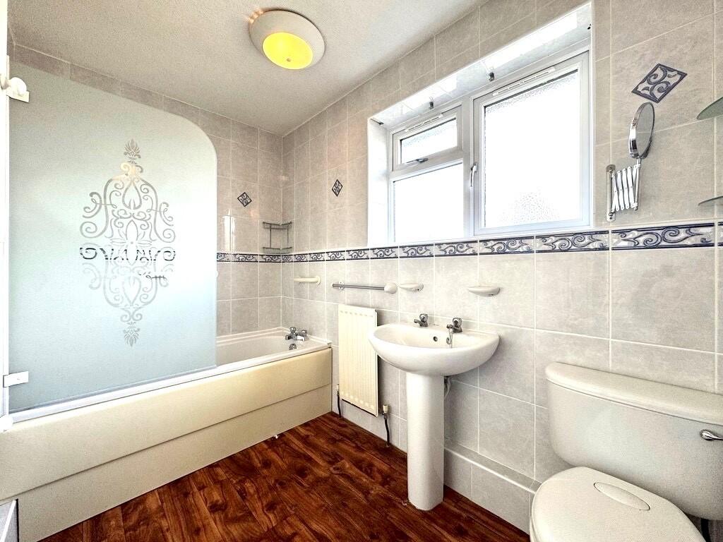 52 Preston Road b...