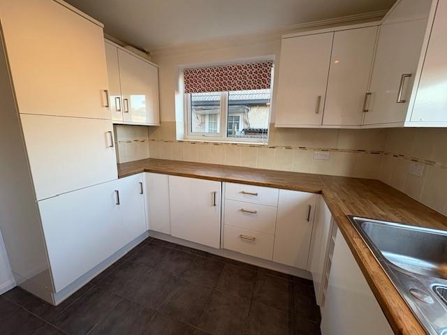 Kitchen 2 new.jpg