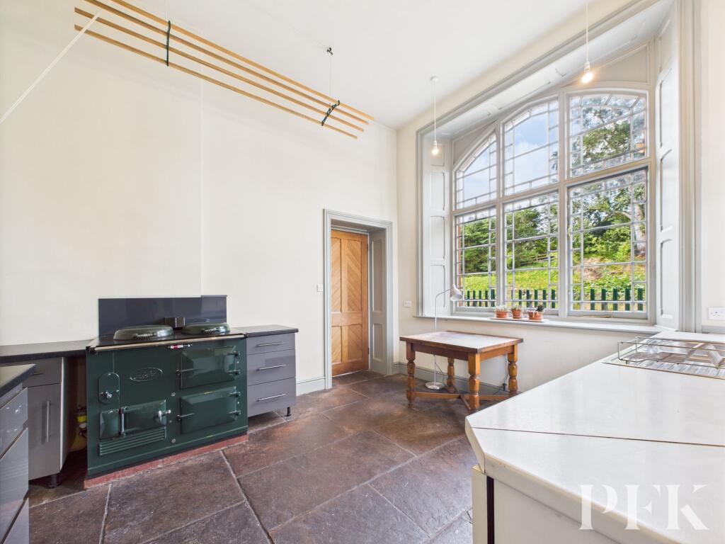 Kitchen / Dining