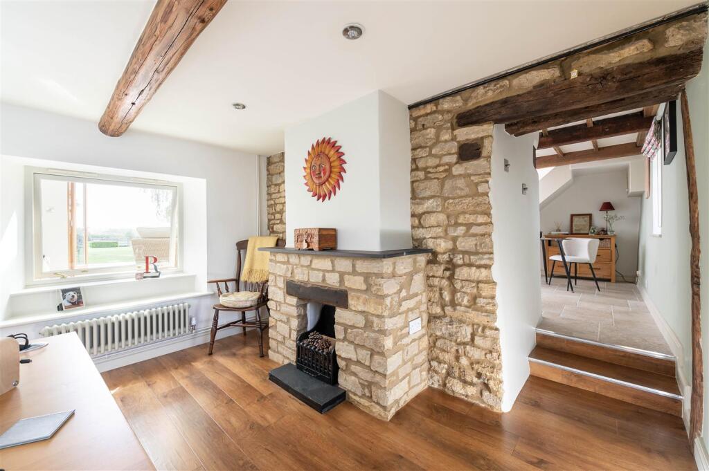 Sitting Room/ Ground Floor Bedroom 4