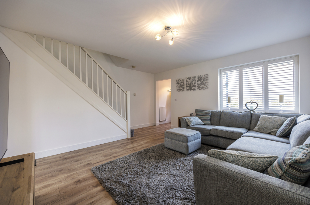 12 Franklyn drive-32