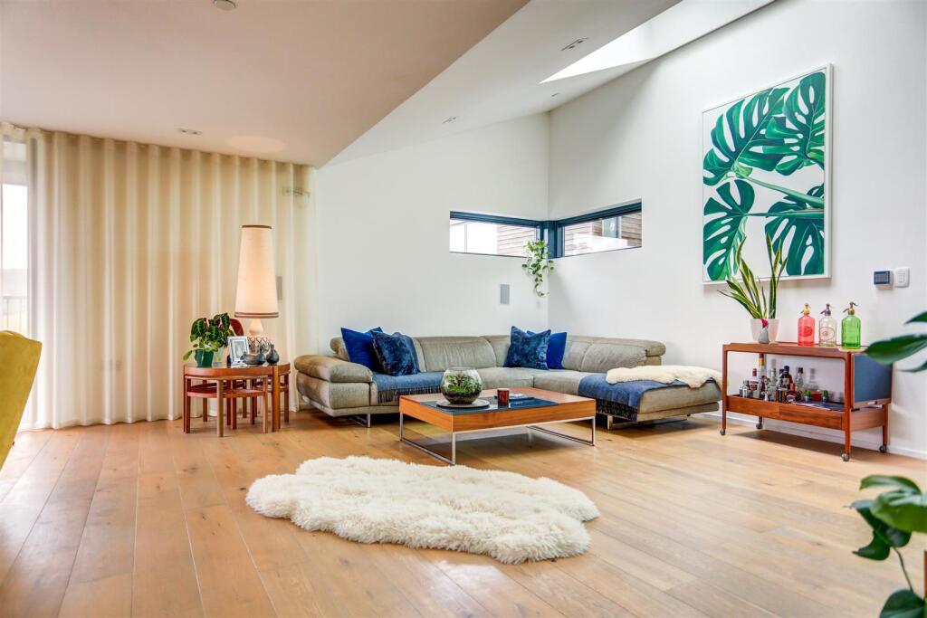 Lounge area