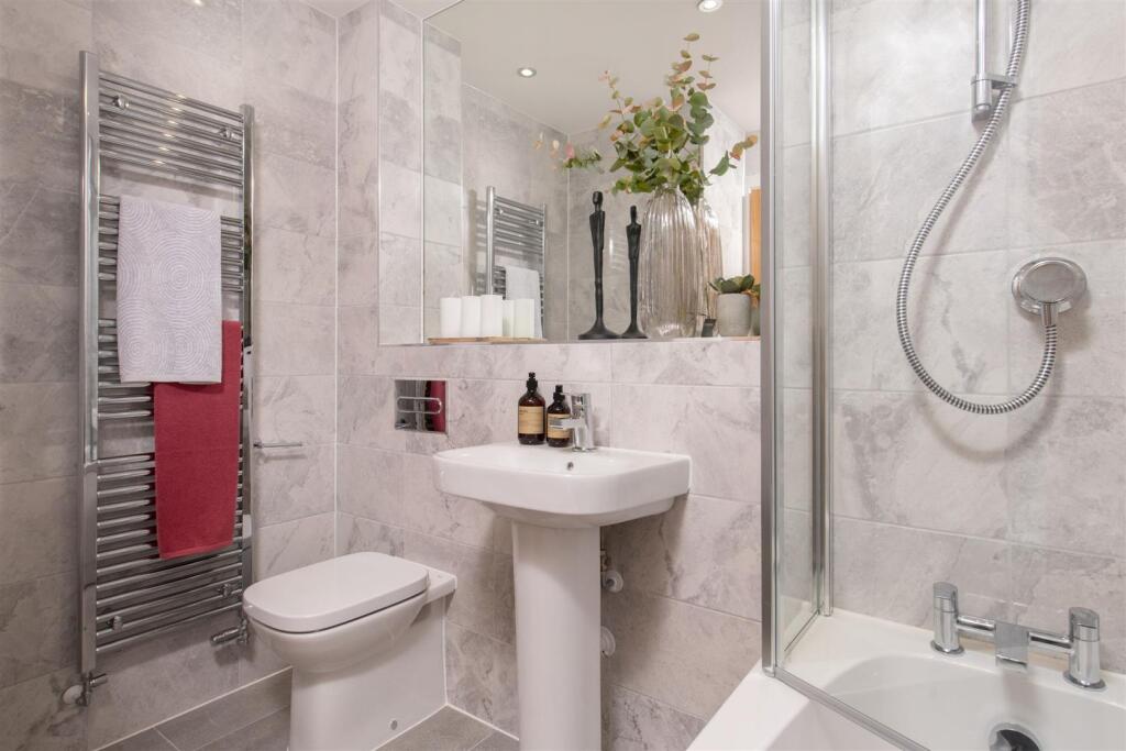 023 Bellway_AstleyFields_TheJoiner_Rooms.jpg