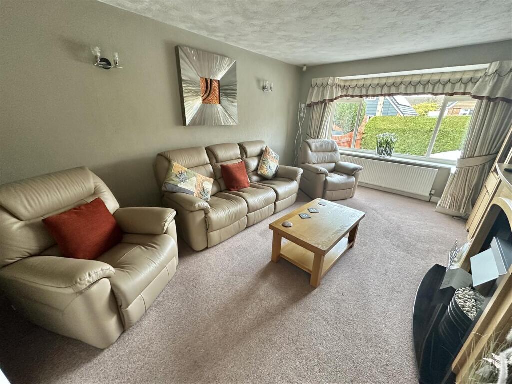 Bramleys Estate Agents - Liversedge Hall Lane - Li