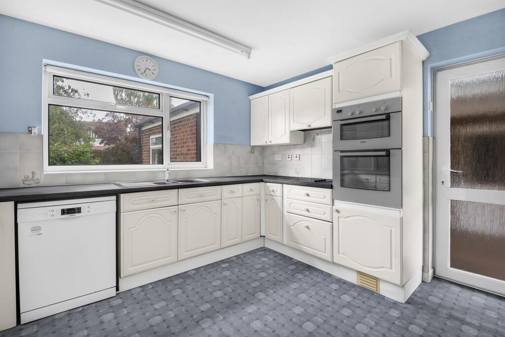 Kitchen/Breakfast Ro