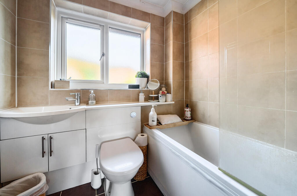 1380724-9-69147d6...