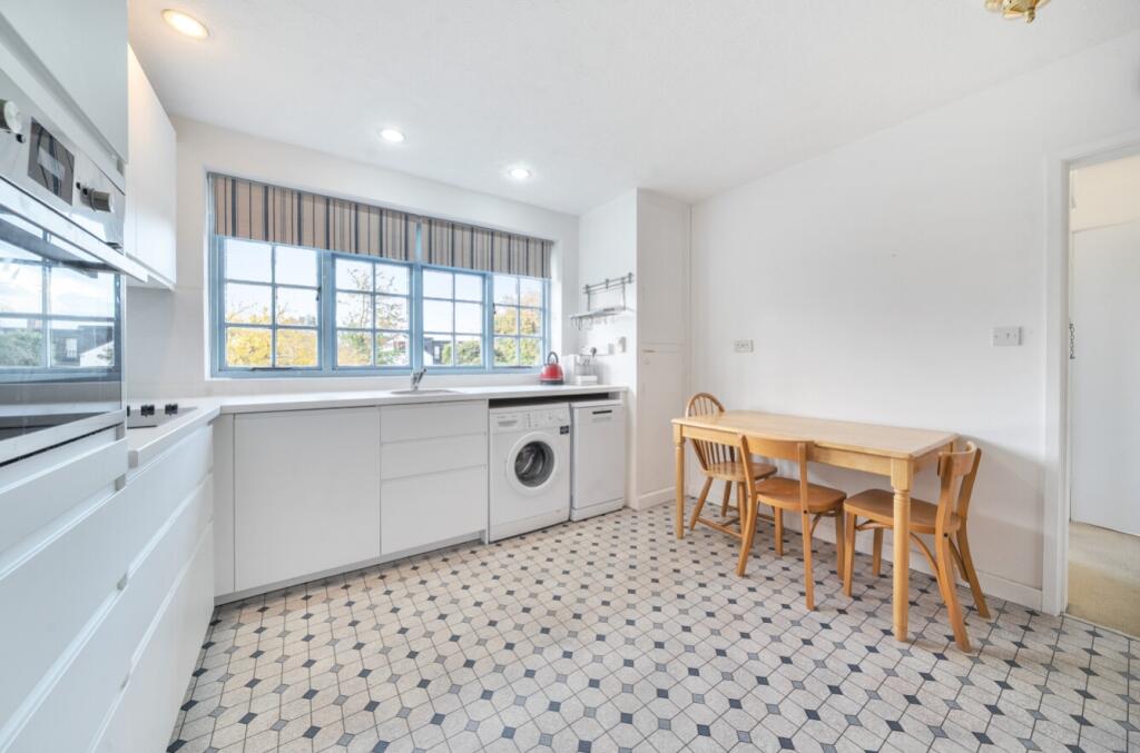 1372656-10-68fab1601e31b