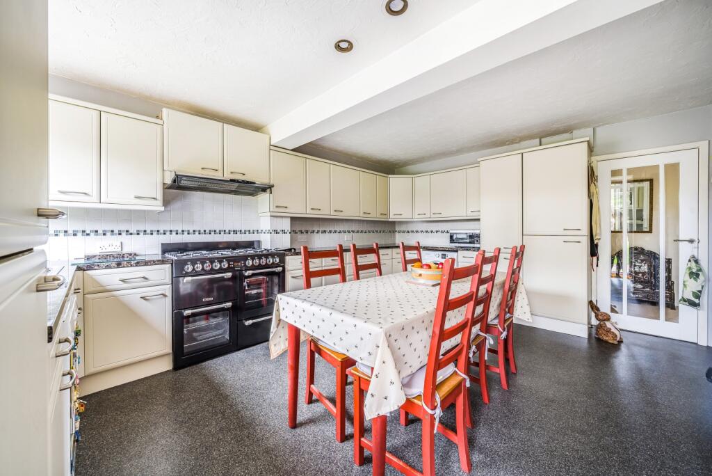 Kitchen/Breakfast Ro