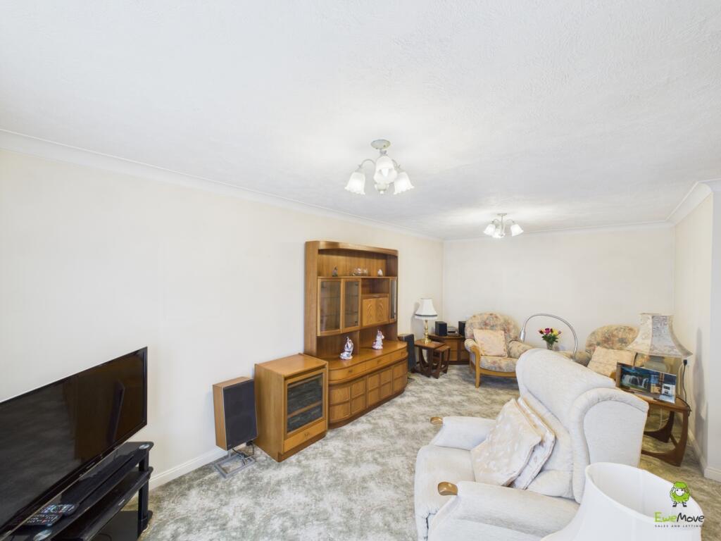 CAM02615G0-PR0116-STILL006