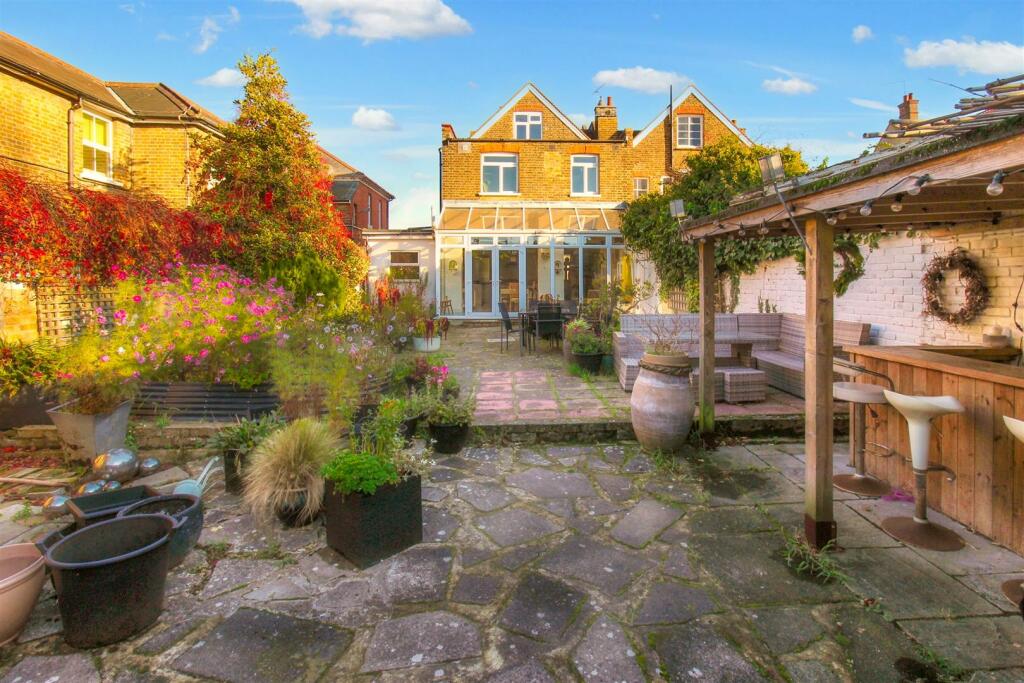 REar Garden 2.jpg