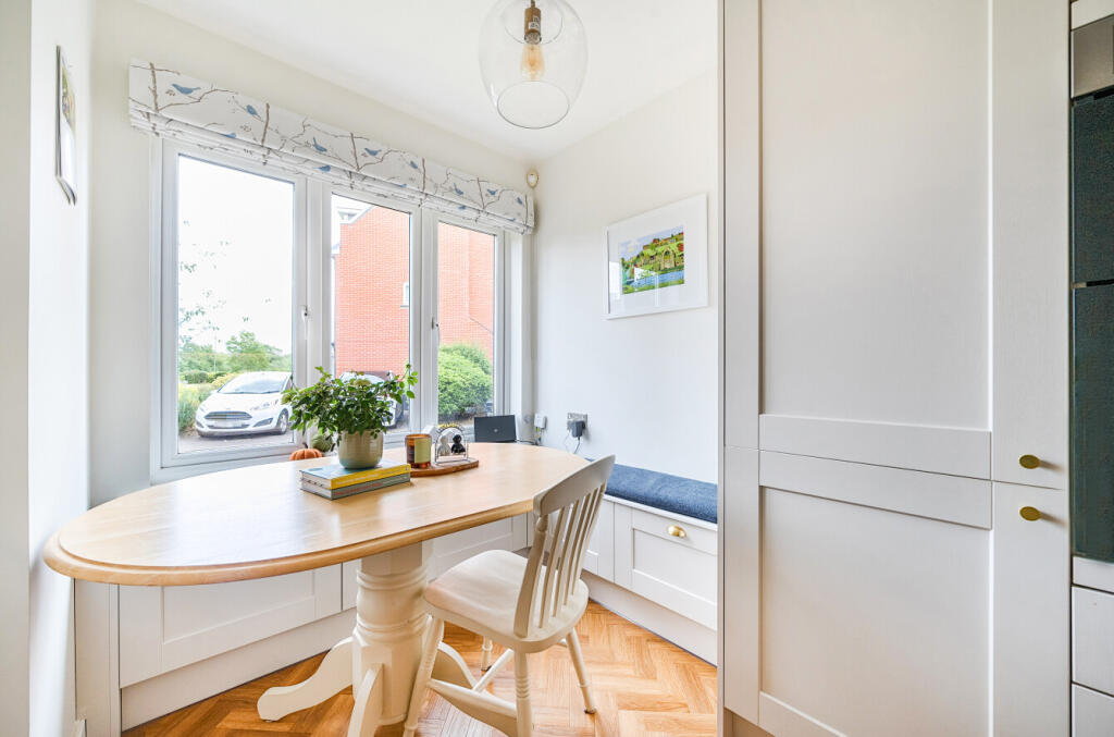 1302381-14-683867...