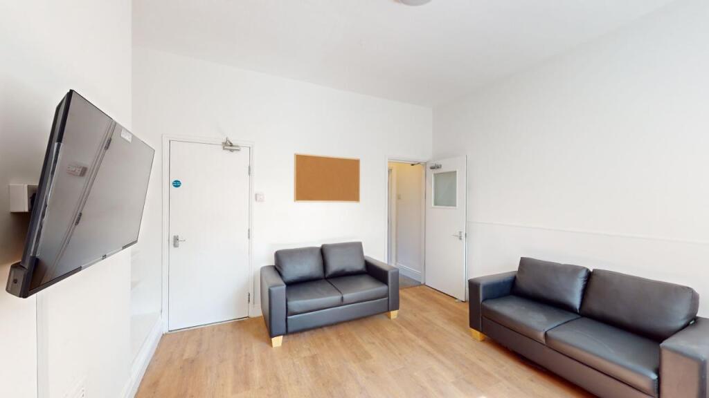 161-Whitham-Road-Living Room, pic 1.jpg