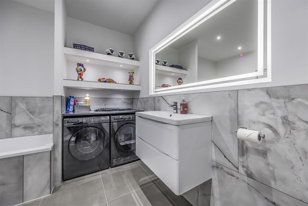 31 Lovedean Lane, Waterlooville-PorticoMarketing-S