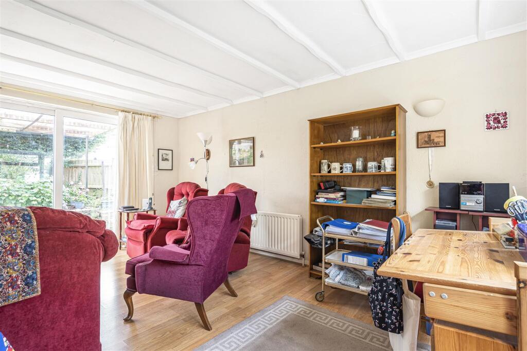 10 Beech Avenue, Lutterworth