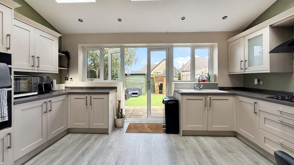 Kitchen/dining ro...
