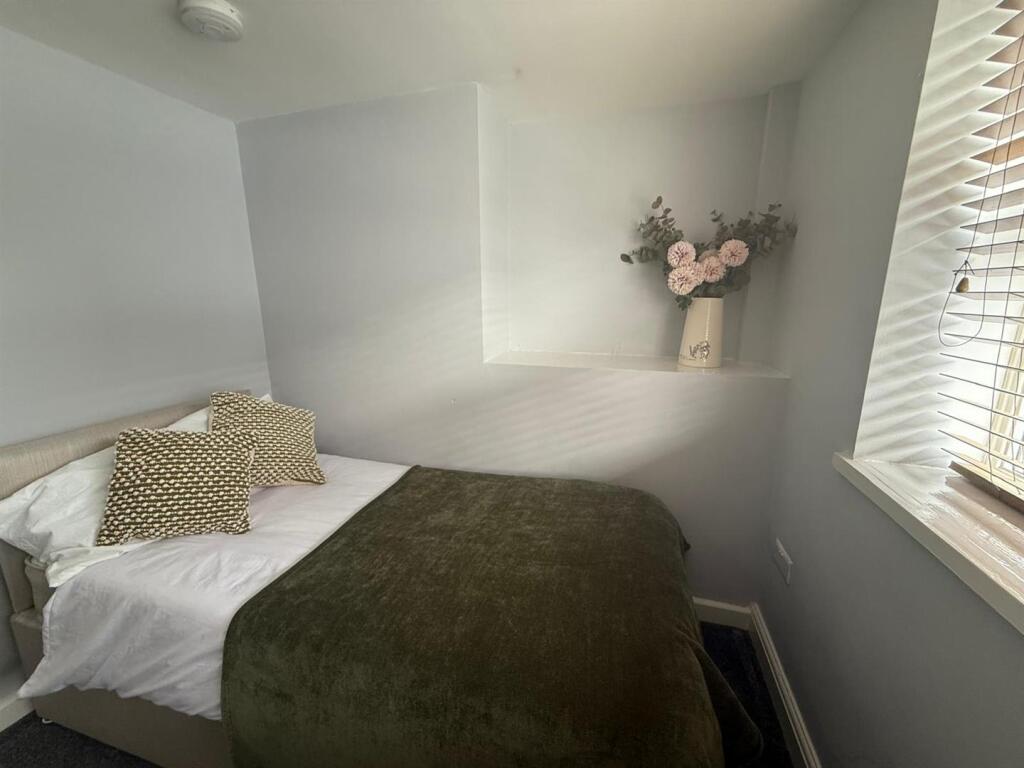 main bed1.jpeg
