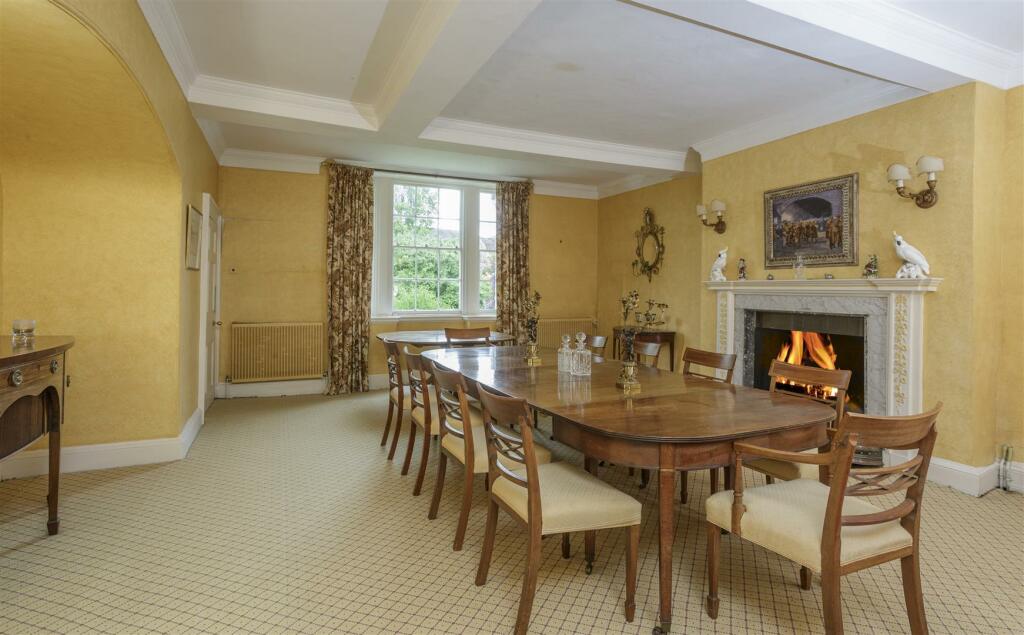 Dining Room.jpg
