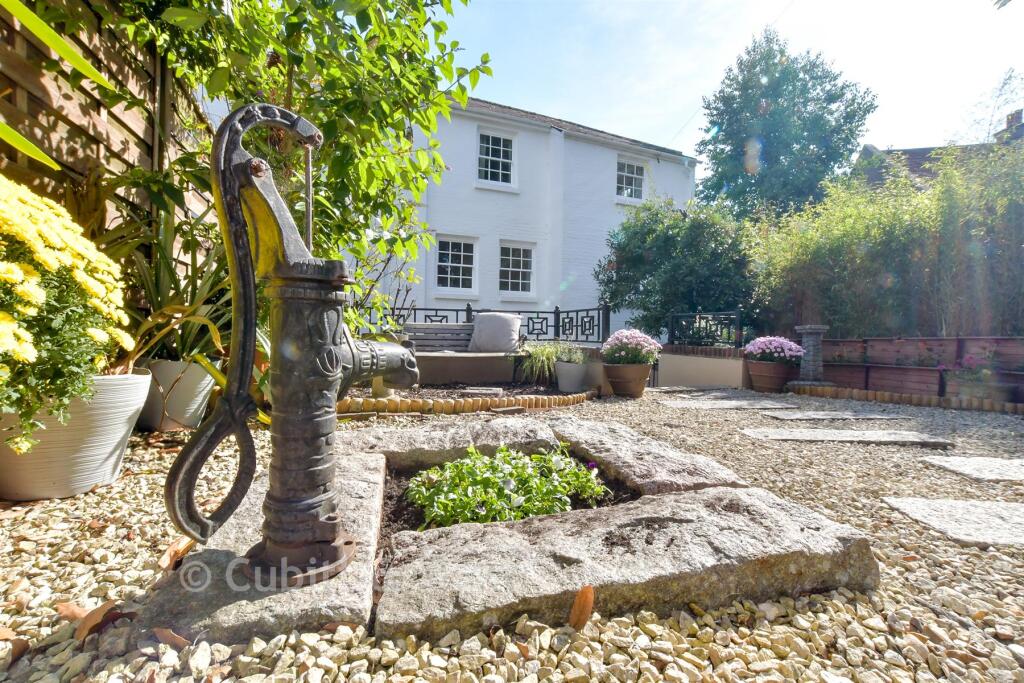 External Lifestyle Photograph