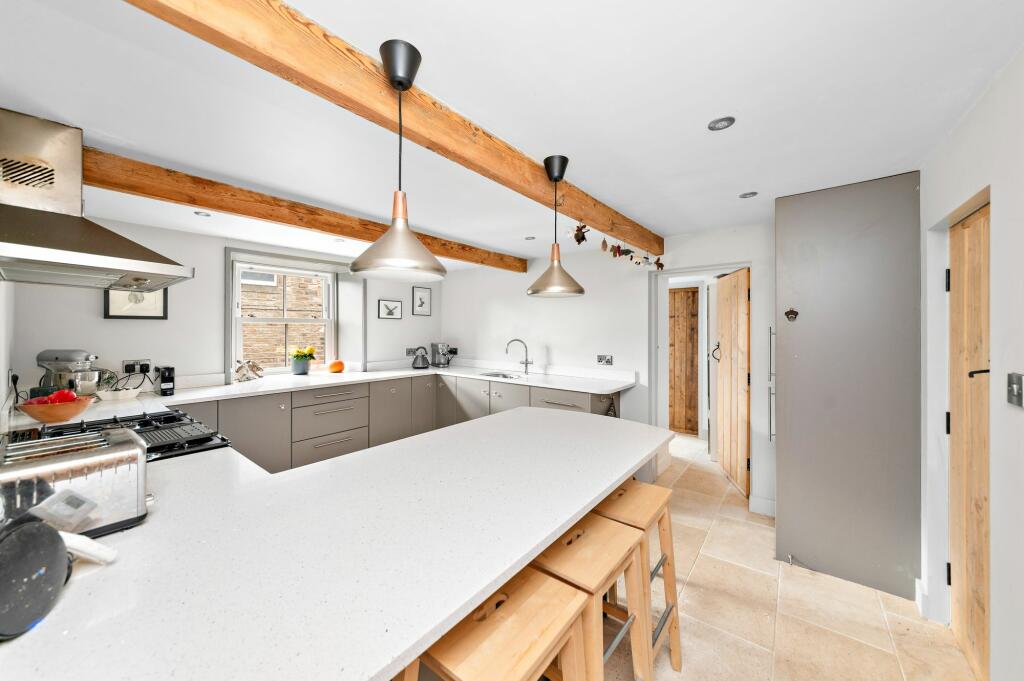 BREAKFAST KITCHEN